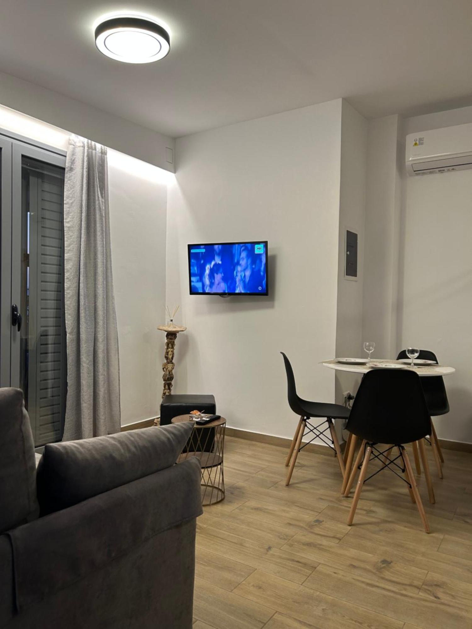 Technopolis Luxury Apartments Aten Exteriör bild